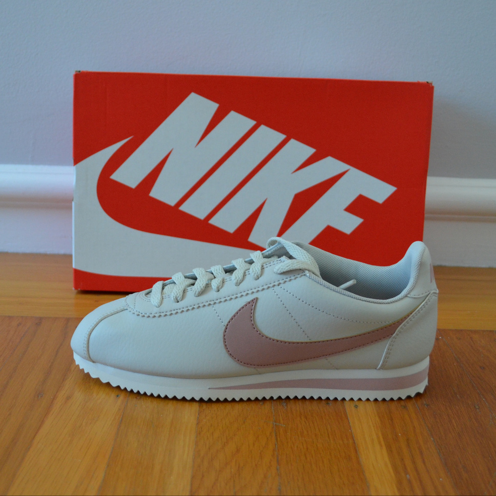 NIKE Cortez Classic Leather Sneakers - Picture 6 of 8